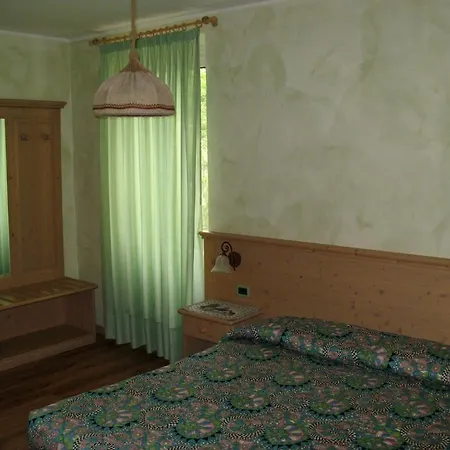 Hotel Romanda 3*
