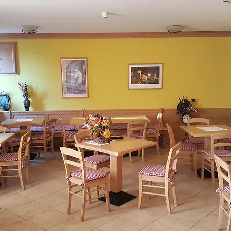 Hotel Romanda 3*