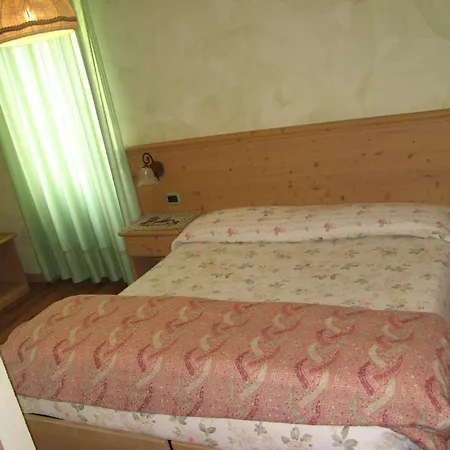 Romanda Hotel 3*